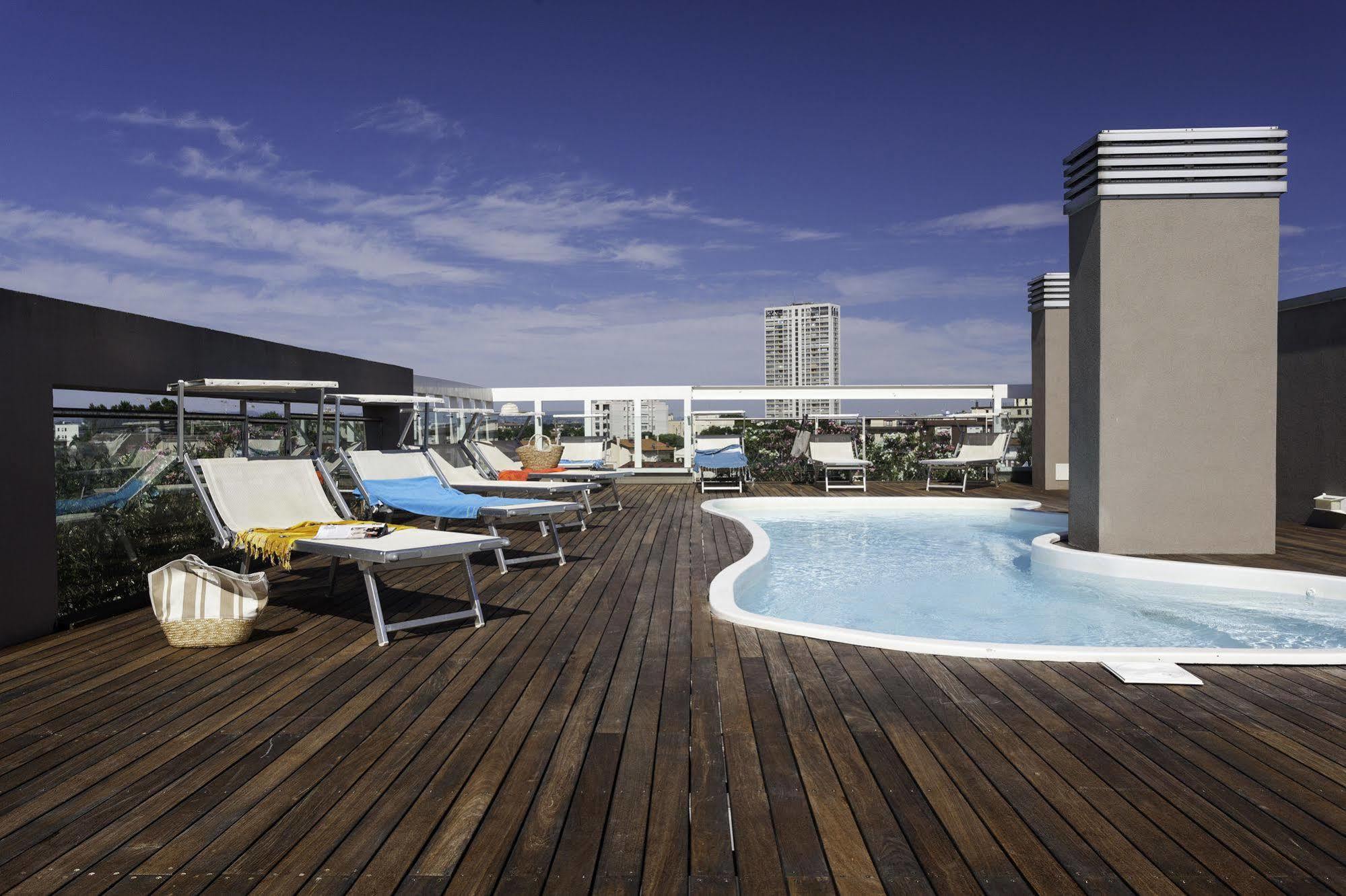 Residence Delfina Rimini Eksteriør billede